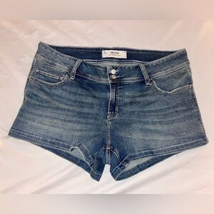 Hollister Low Waisted Y2K Style Denim Shortie Shorts